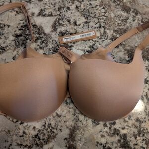 SKIMS Smooth Molded Bra in Light Brown Nude